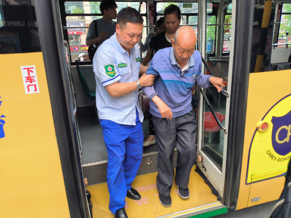 12期 王海.jpg 12期 王海.jpg